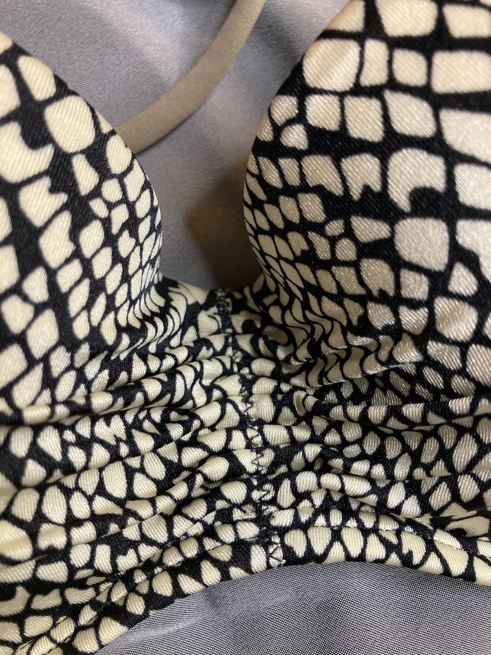 Victoria's Secret Black and White Printed Strapless Bikini Top - Picture 4 of 10